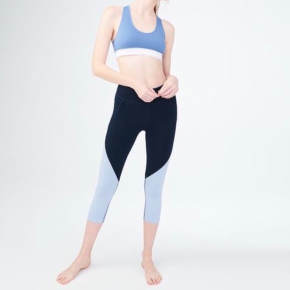 Burgundy Cropped Leggings - Picture 4 of 4